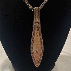 Elegant Silver Pendant Necklace